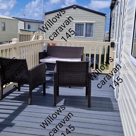 Willows Caravan 145 Llanddwywe Bagian luar foto